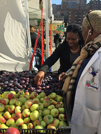 Diabetes Prevention Program Participants Enjoy Farmers’ Market Bounty